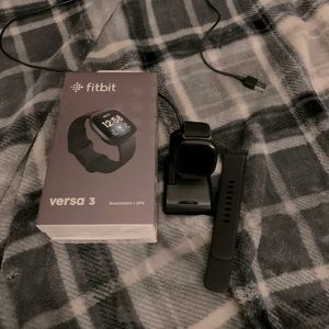 Fitbit versa 3. Like new. Only wore a month or so and switched to Apple.